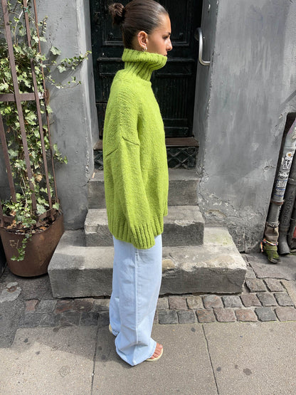 Valdamara oversized turtleneck – Lime Green - Sansa London