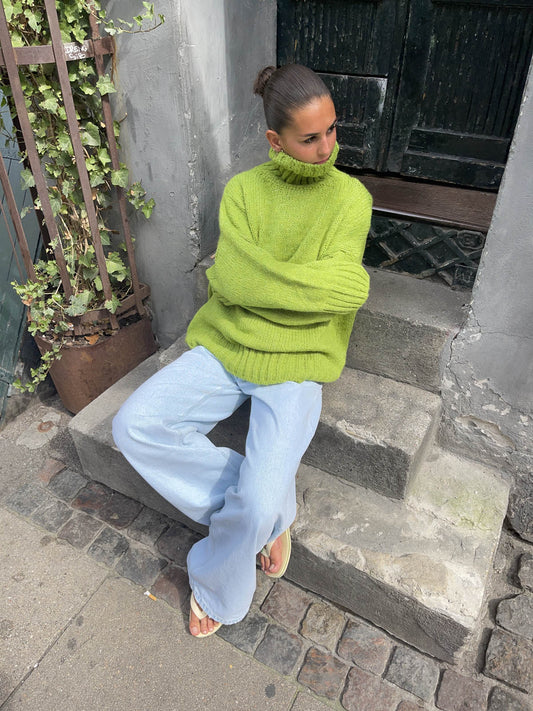 Valdamara oversized turtleneck – Lime Green - Sansa London