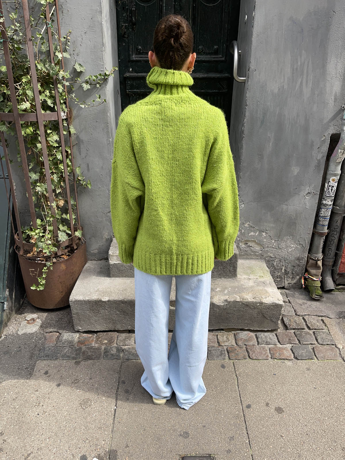 Valdamara oversized turtleneck – Lime Green - Sansa London